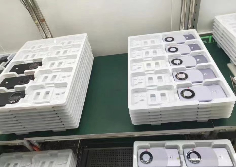 华为Mate60,鸿蒙OS4.0操作系统,iPhone15